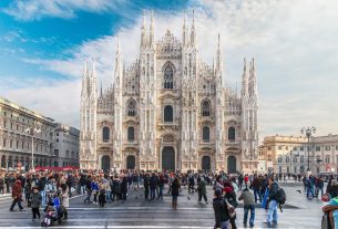 Thousands of People gathered In front of the Milan Building